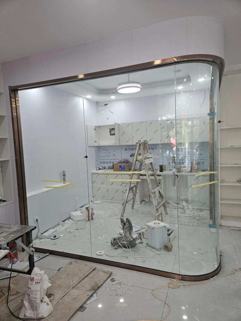 来宾市热熔玻璃异形展柜玻璃 - 方案